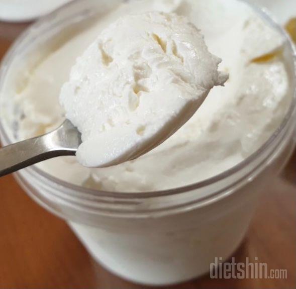 1. 빵에 발라먹기
2. 샐러드에 올