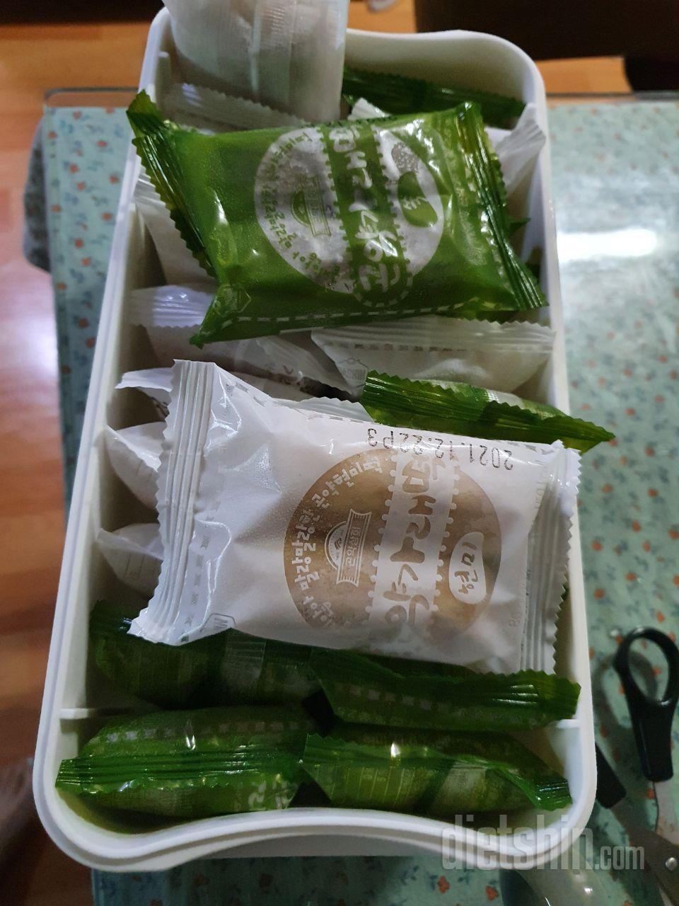 쫀득쫀득 맛있네요~  떠도 빵도 좋아