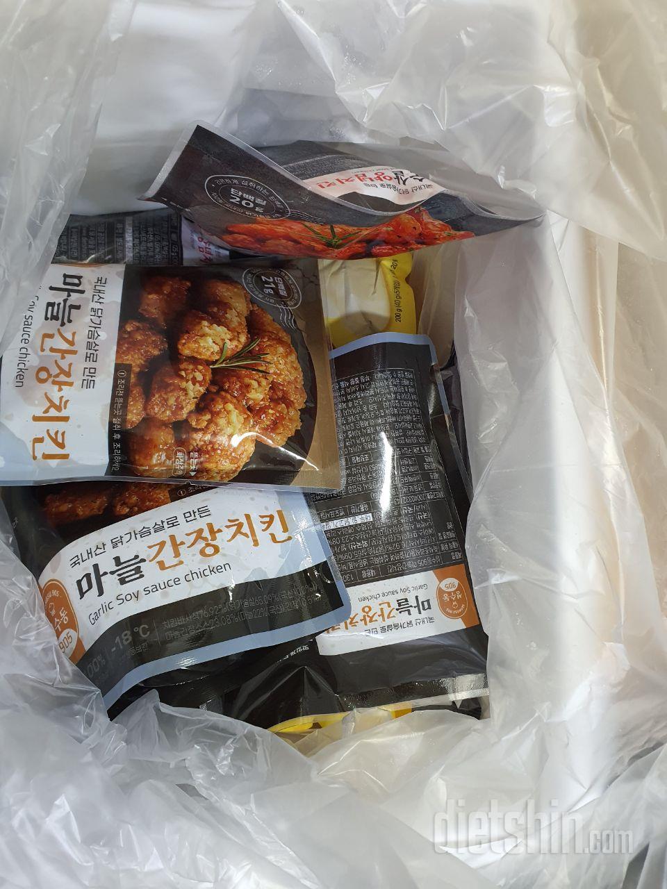 생각보다 매콤하고 맛있어요! 근데 소