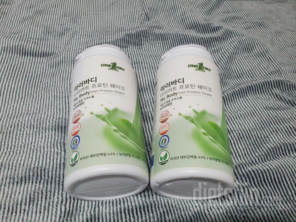녹차라떼맛 2통 주문했습니다
아직 맛