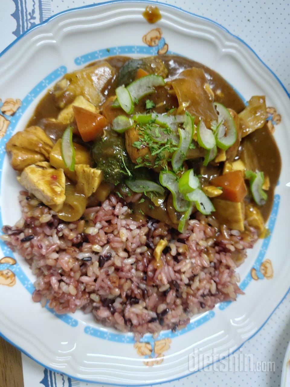 카레에 넣어먹었는데 너뮤 맛있어요ㅠㅠ