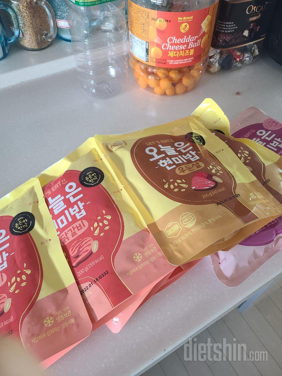 배송진짜 깔끔하게 잘해주시네요
아직먹
