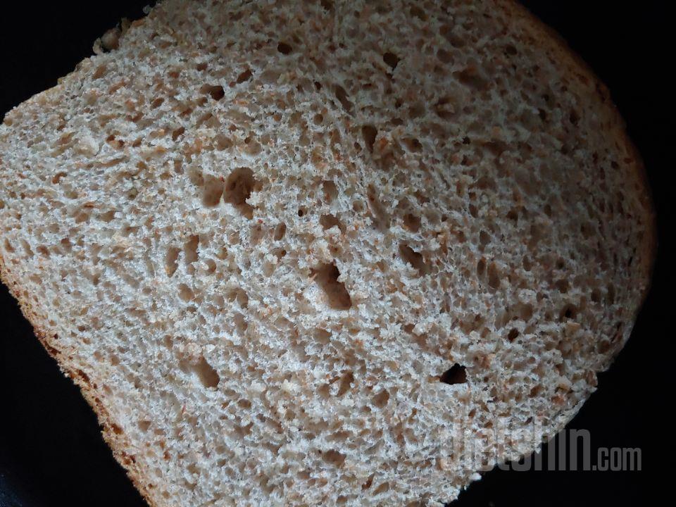 매번 구매해서먹는  통밀식빵 맛있어요