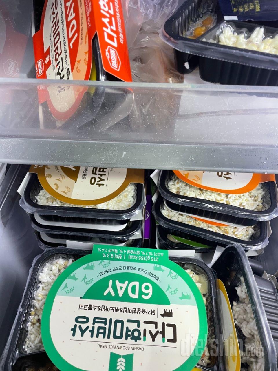 처음 시켜봤어요! 반찬도 다양하고 밥