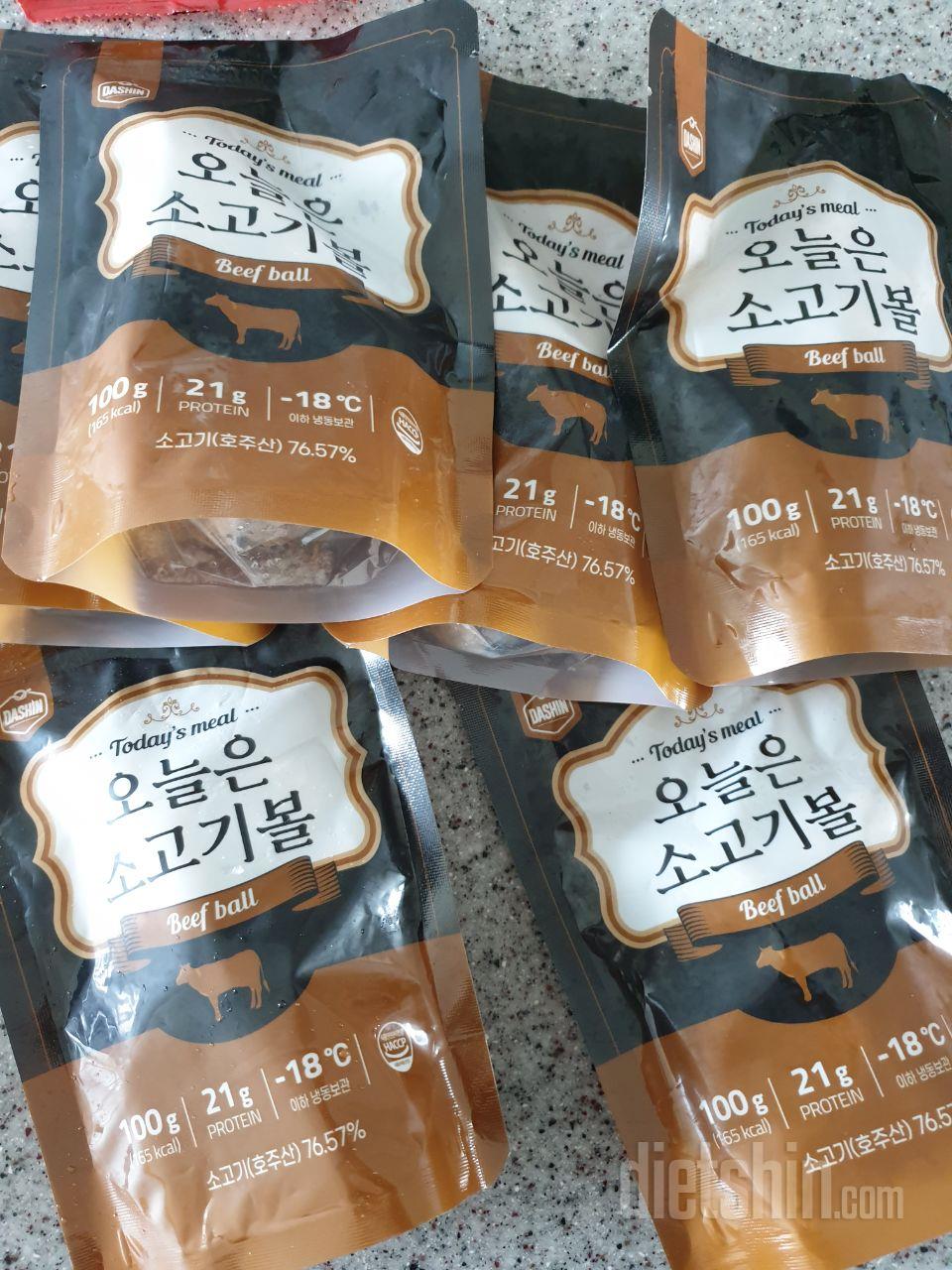 오~~~ 소고기볼 맛있어요 
닭만먹다