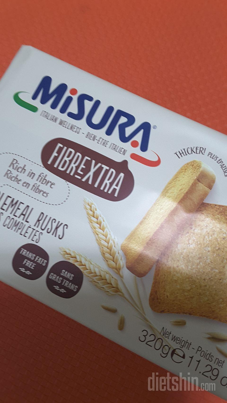 생각보다 딱딱하고 가루가 많이 나왔는