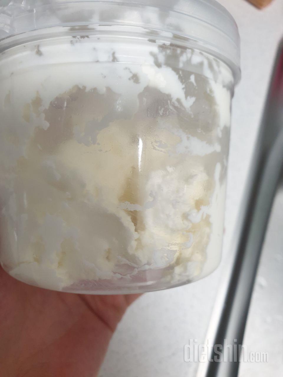 맛있어요~ 일반 요거트랑 섞어서 먹고