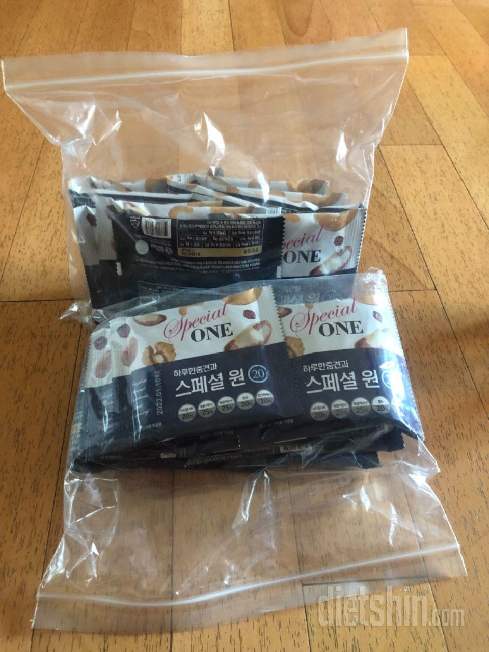 견과류 크 요거트에 넣어서 먹음 좋고