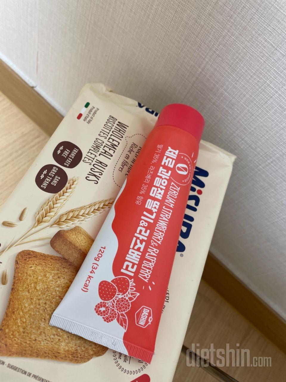 생각보다 실물이 커서놀랏어요!