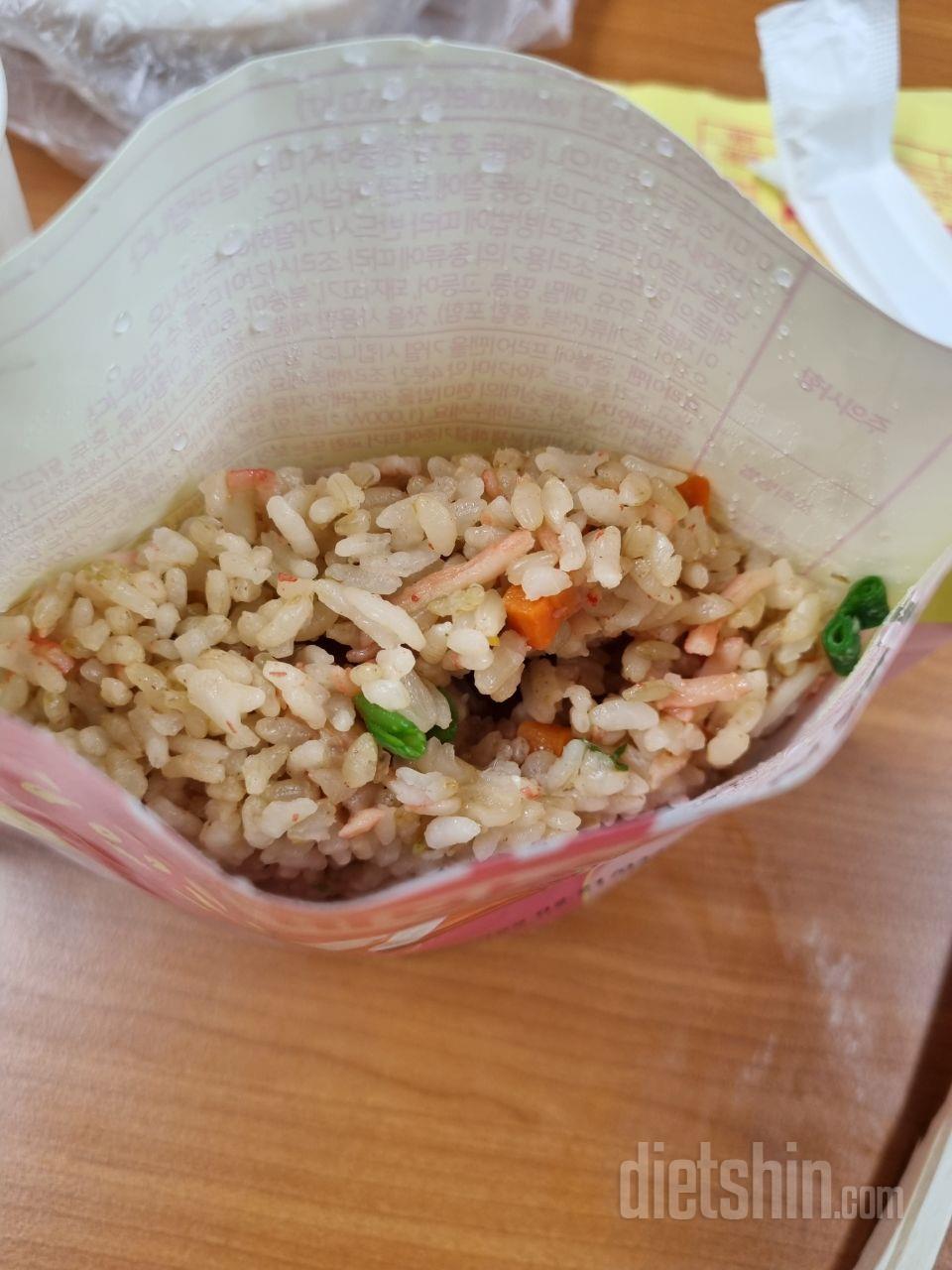 그릇에 옮겨 담아 데워 먹어도 되고