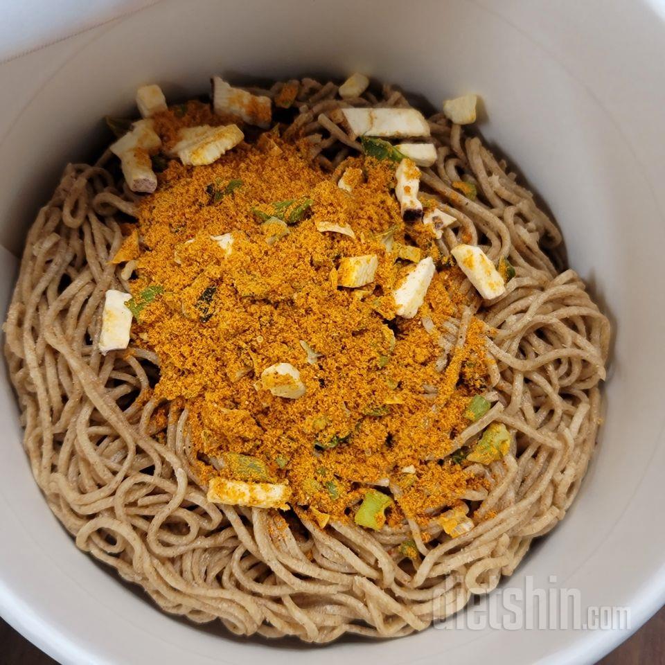 얼큰한 국수먹는 느낌이에요 맛있어요