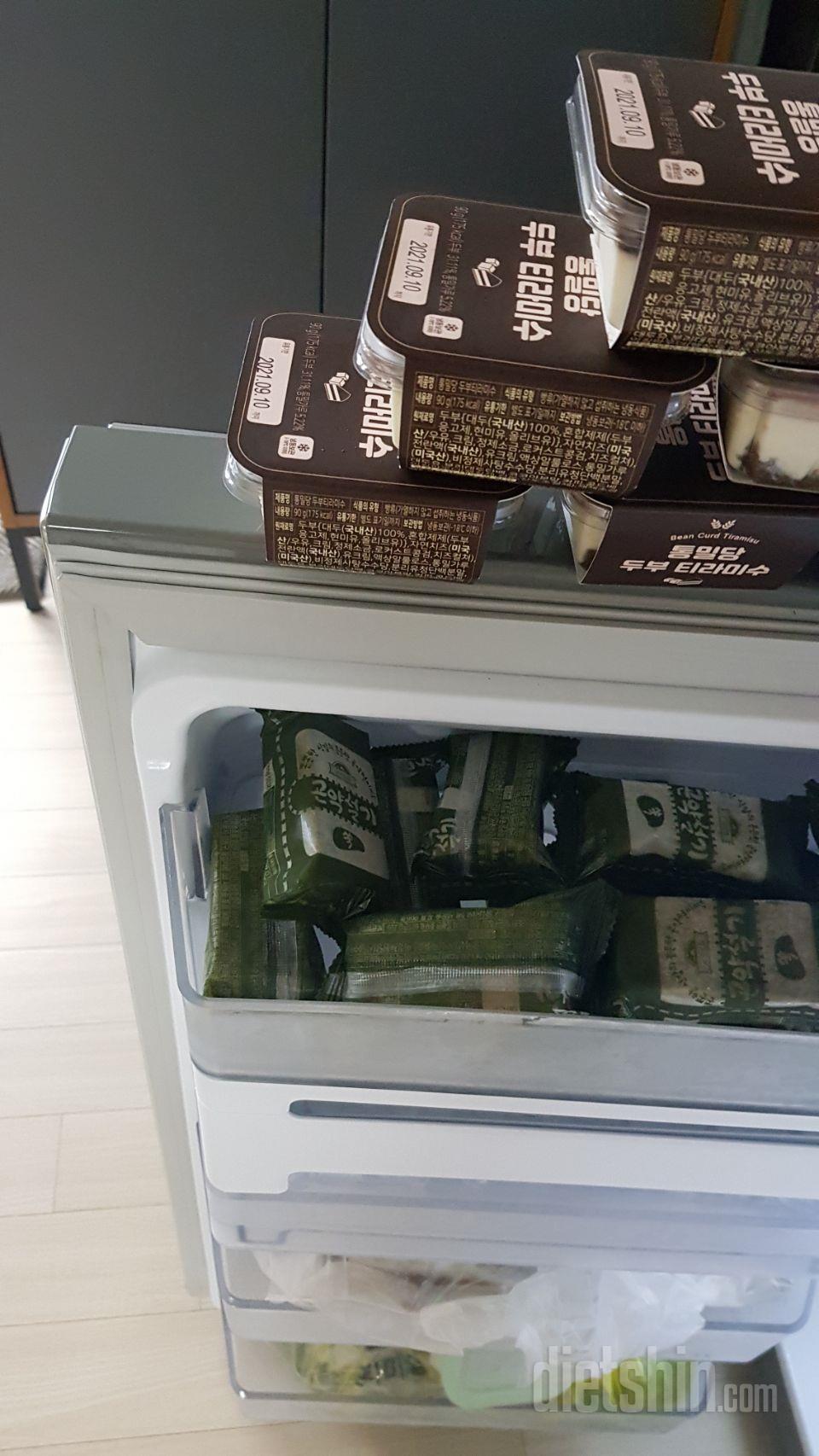 딸과엄마의 아침식사대용입니다.
렌지에