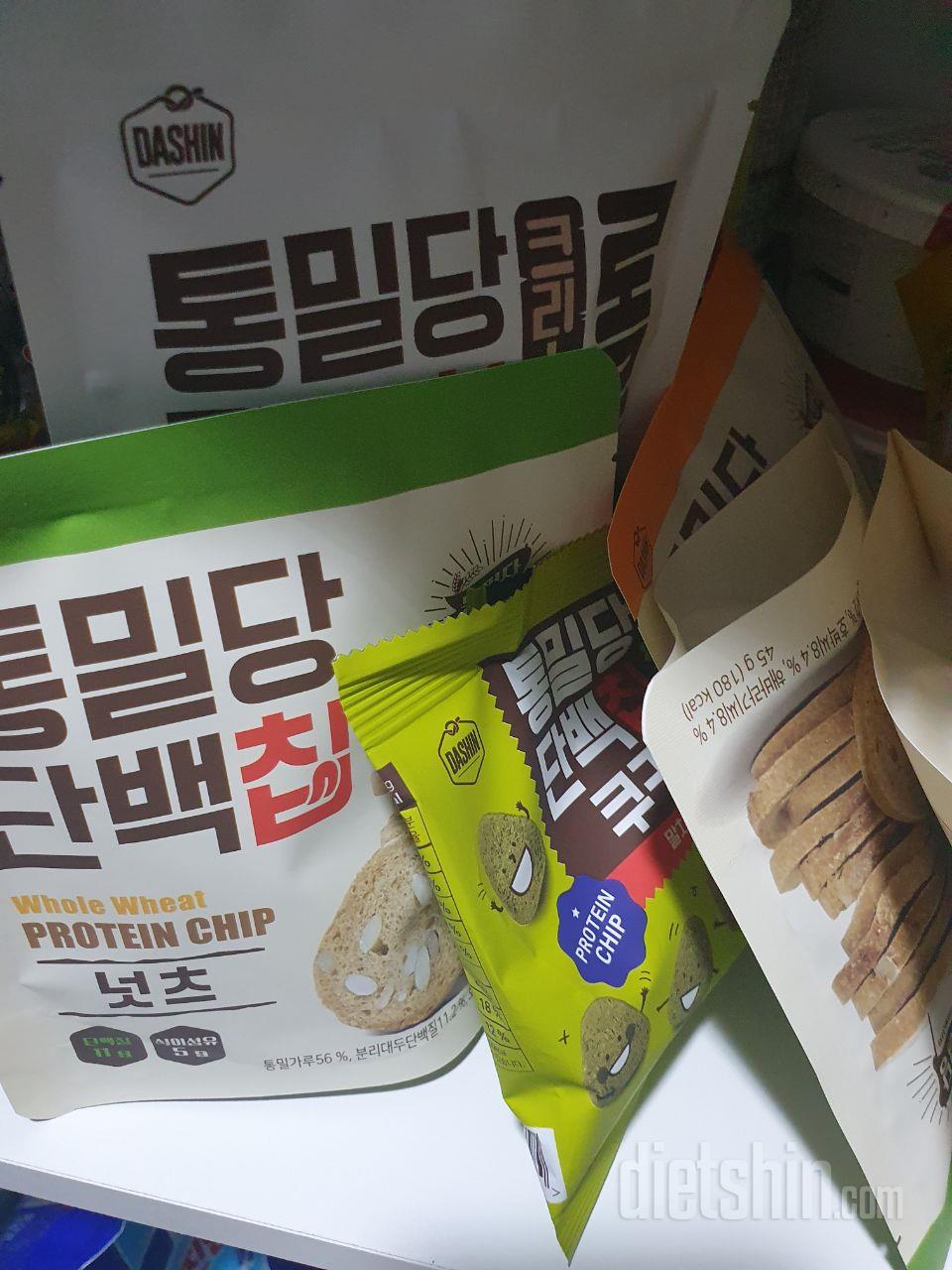 맛있어요ㅎㅎ  일반과자보다 살 안찔거
