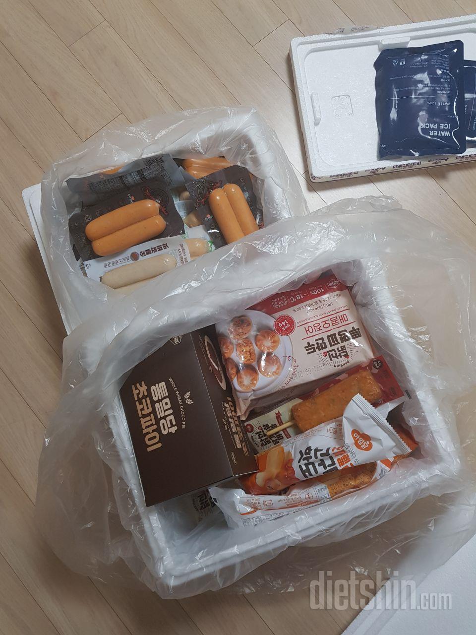 짜지도않고 일반핫도그처럼 맛있어요
우