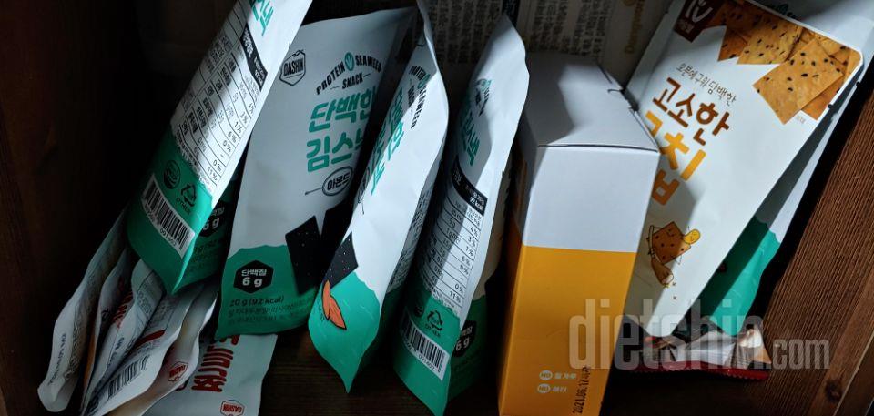 조미김 같지만 맛있어요 담백하고 김맛