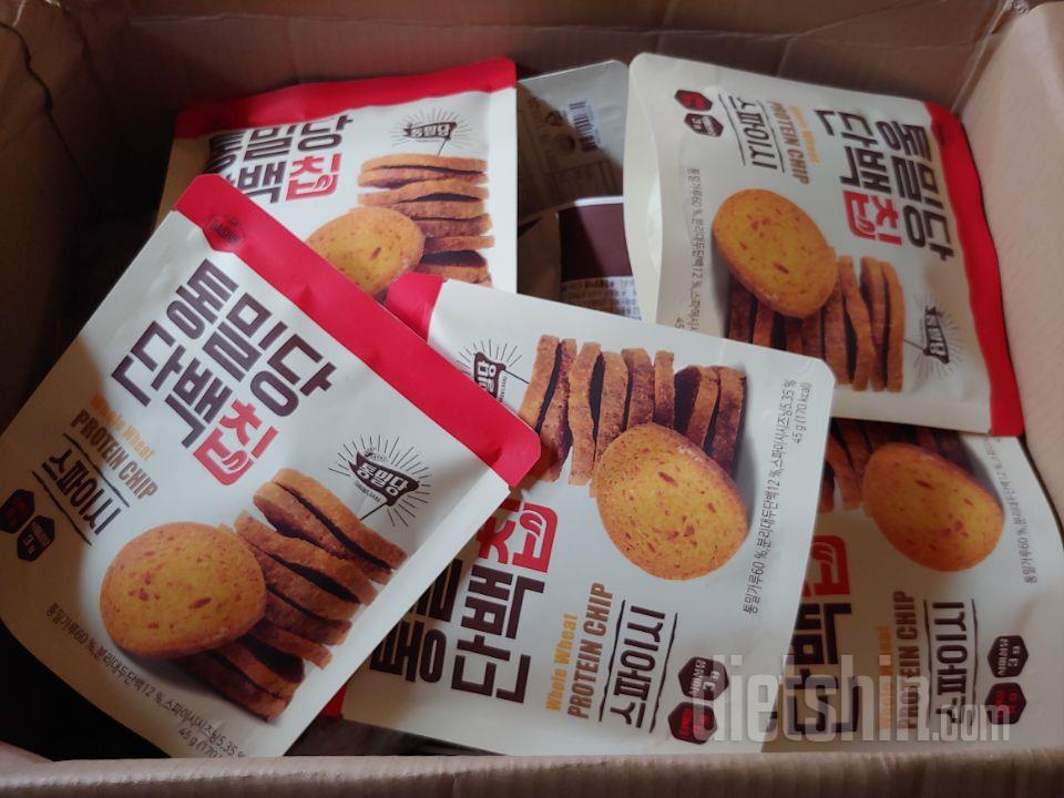 예전에 랜덤으로 시켜보고 제 입맛에
