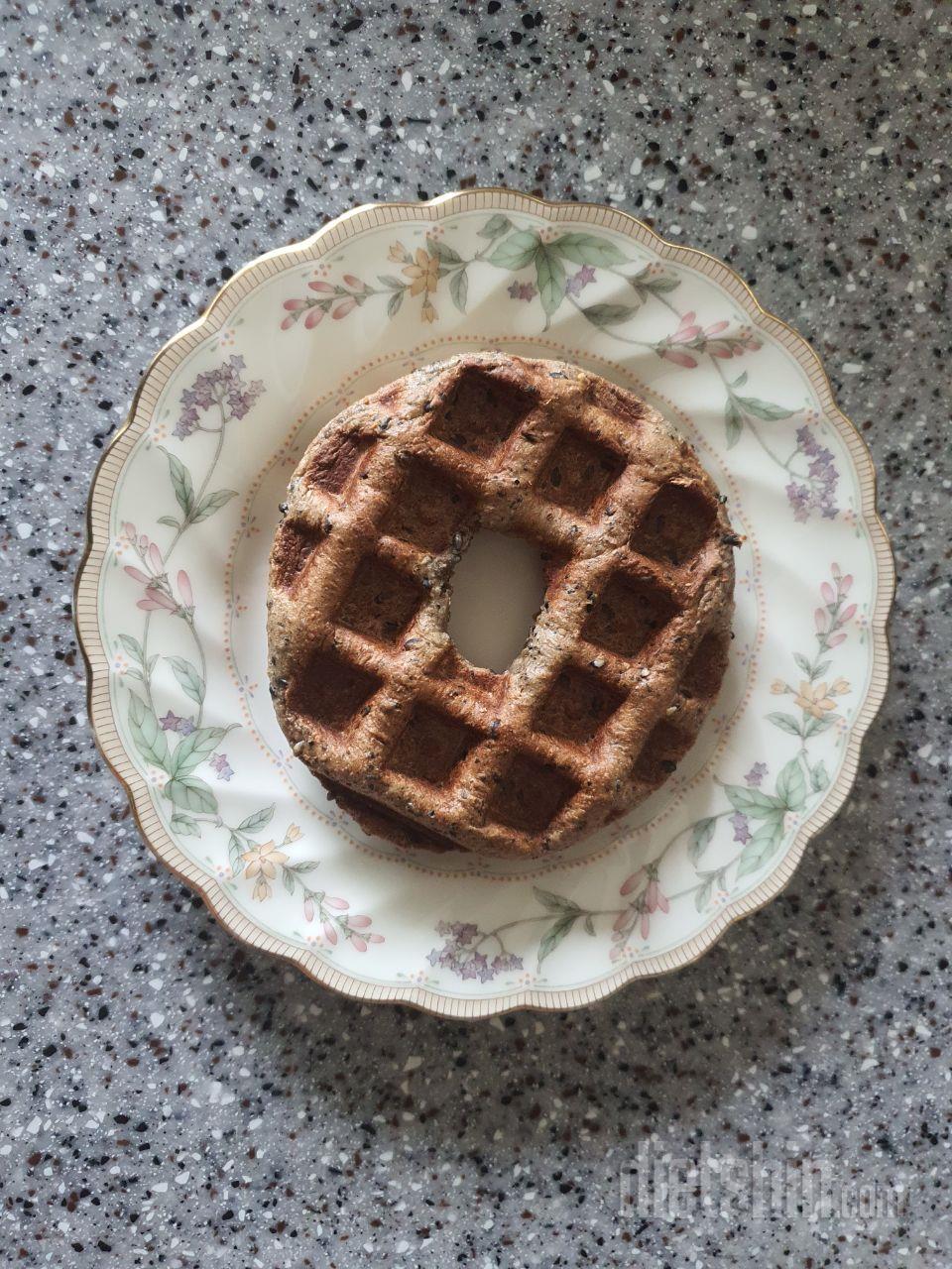 이번에  흑임자빵을 시켜서  와플팬에