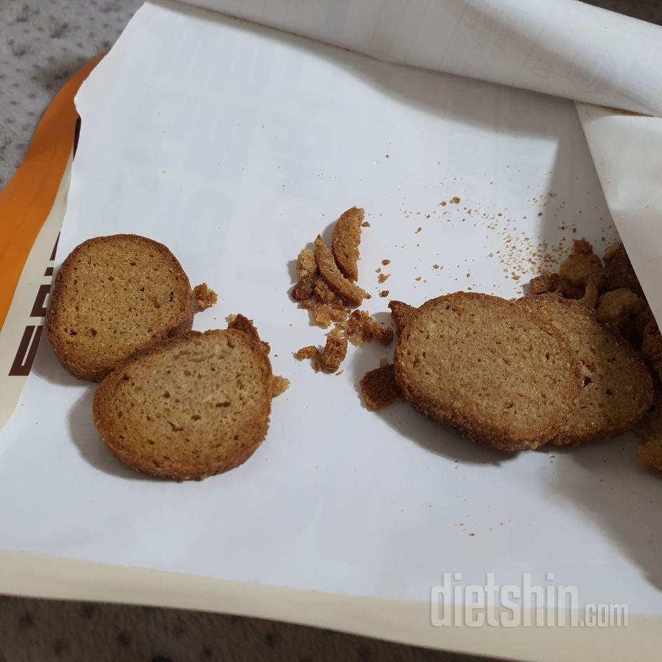 야식으로 먹어요. 많이 먹으면 안되겠