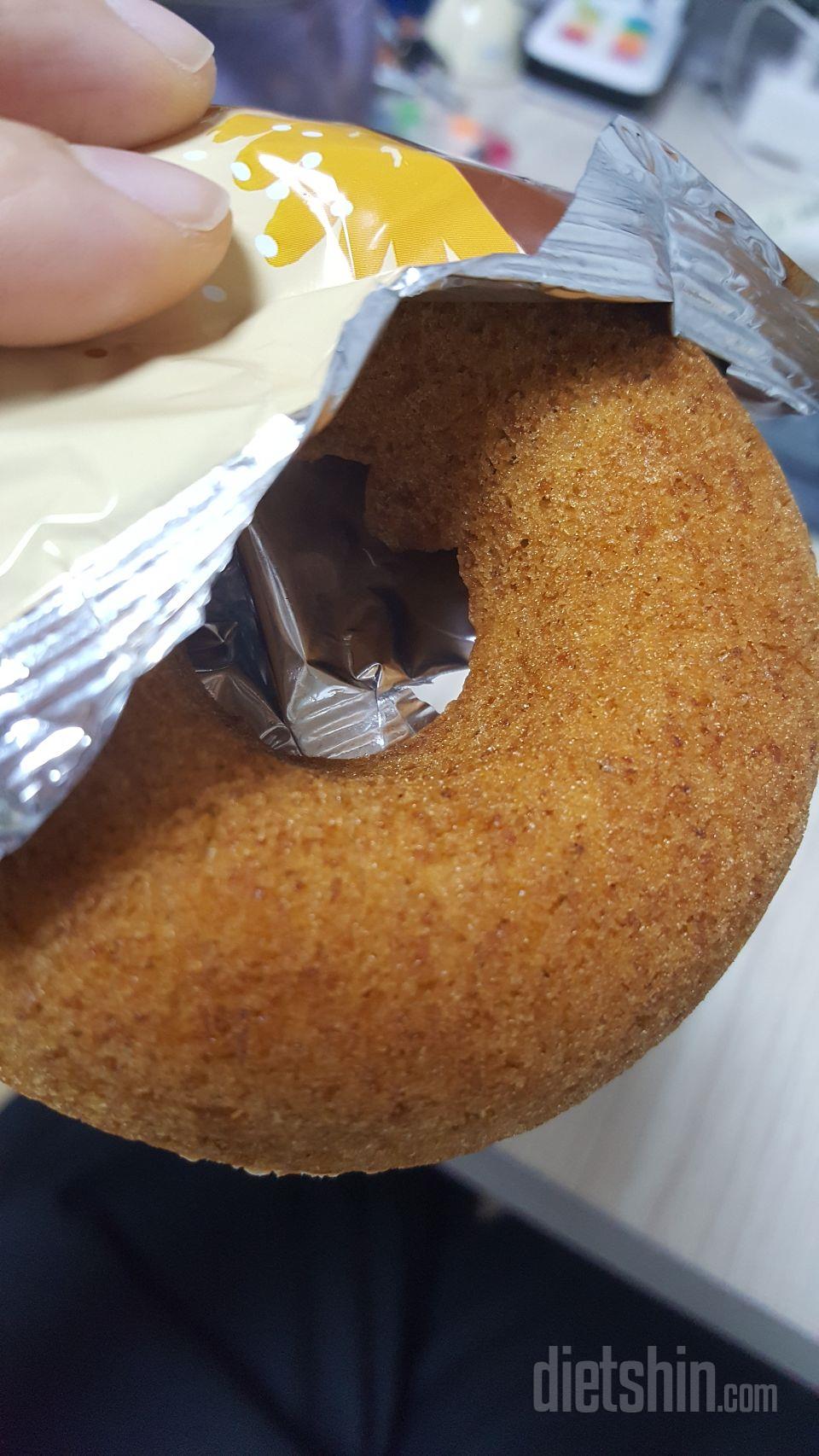 받자마자 제일 궁금했던 통밀 도너츠부