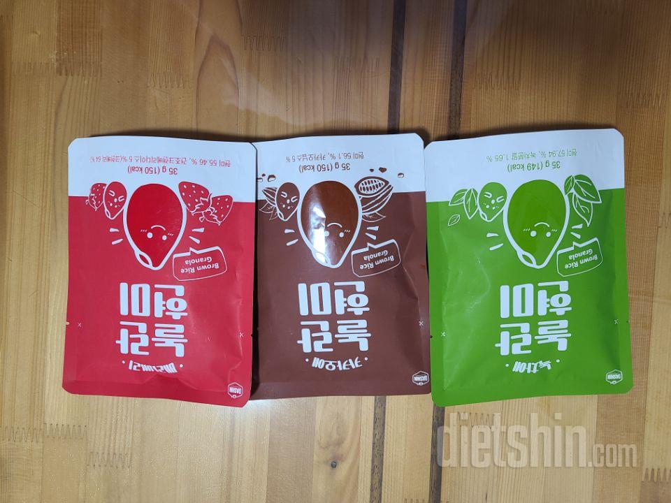 요거트에 넣어 먹는데 양도 꽤 괜찮아