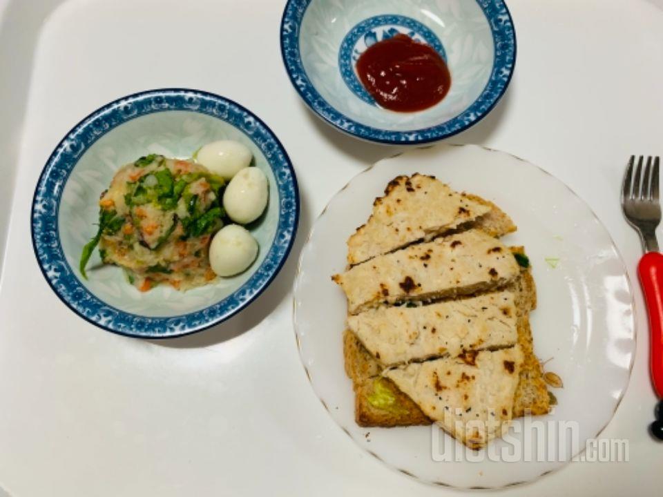 맛있어요 !! 하루에 한 두조각씩 먹