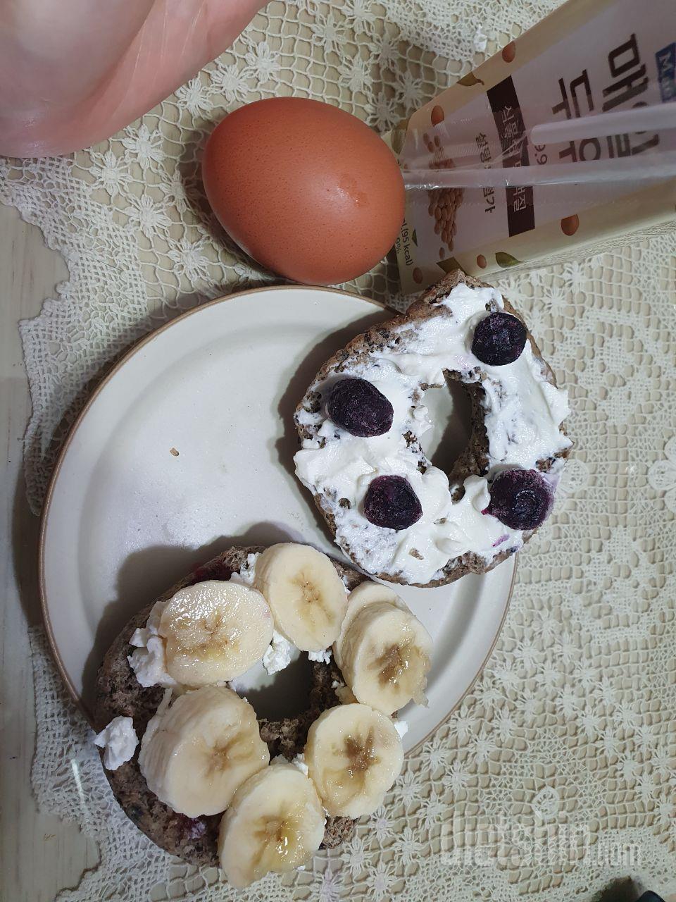 빵에 발라먹었어요
맛나요