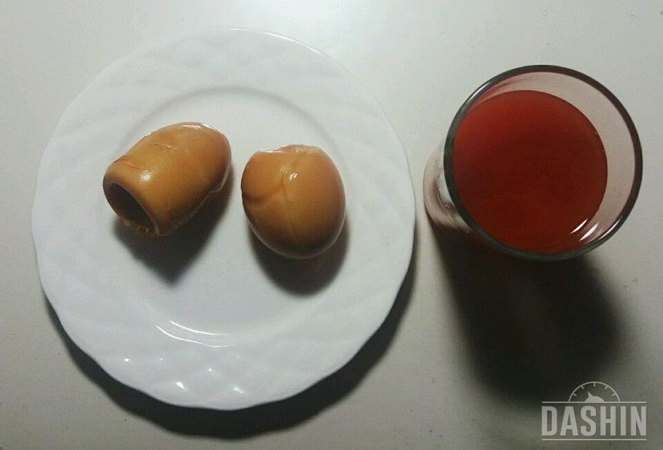 저녁엔 달걀과 토마토주스^^