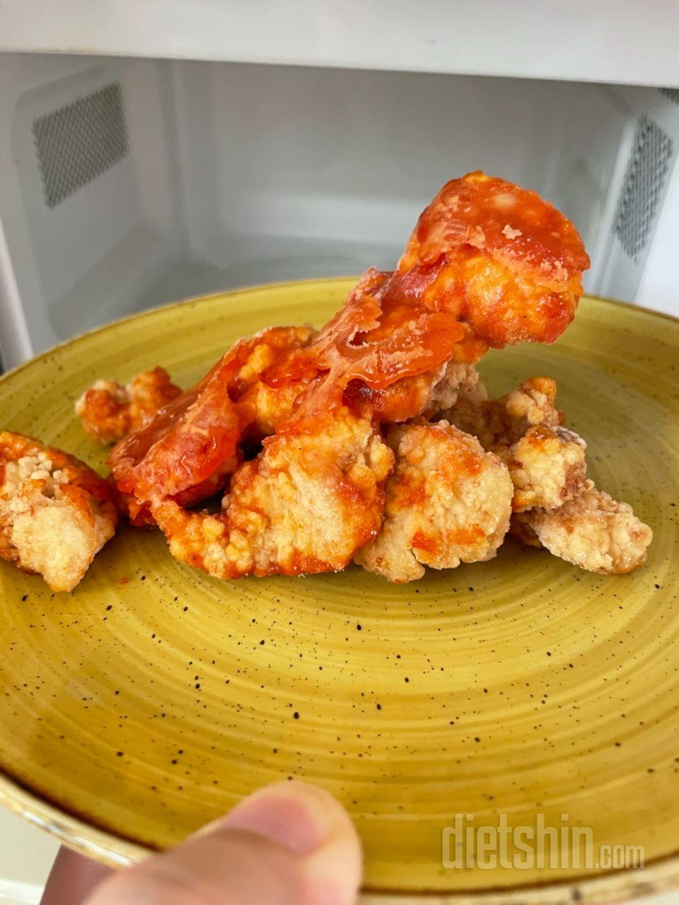 치킨이네요 양념이 적어 실망했으나
딱