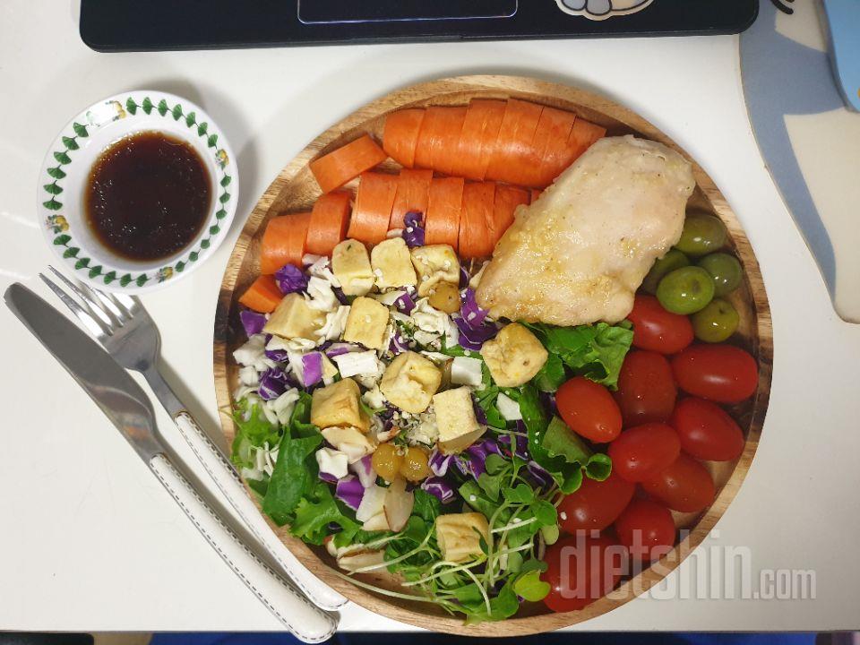 제 입맛엔 두부샐러드가 제일 맛있어요