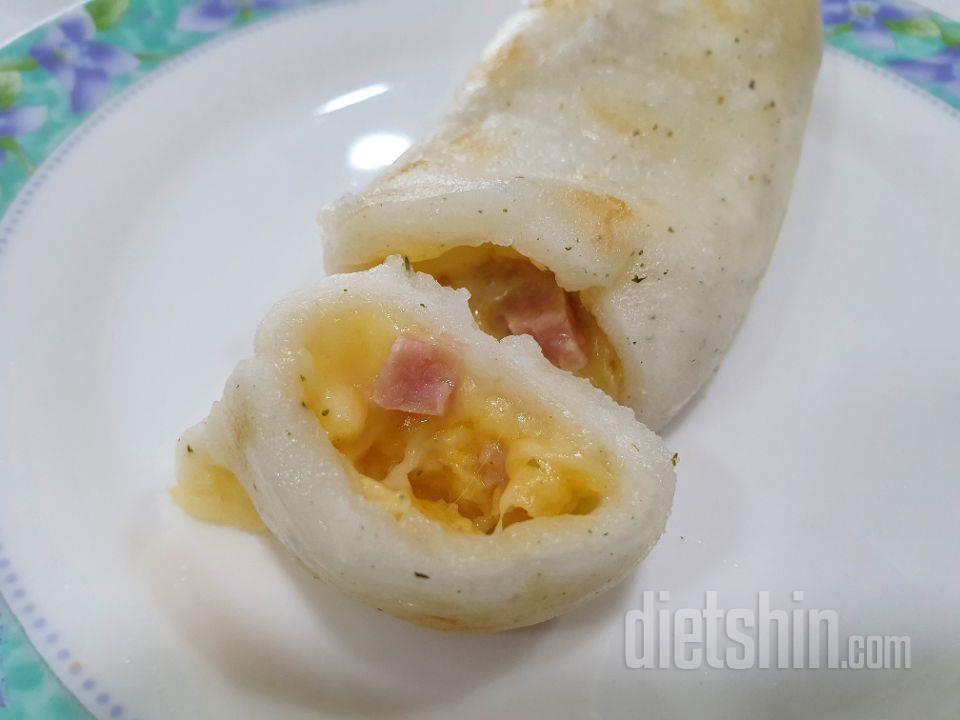 쫀득쫀득하고,
안에 콘치즈가 너무 맛