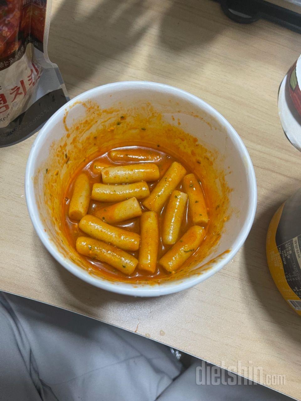 뭐에요...? 뭔데 맛있아요...?