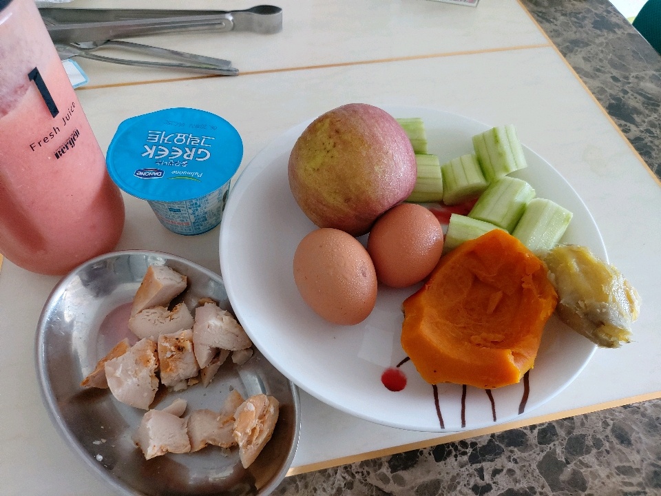 06월 11일( 점심식사 284kcal)