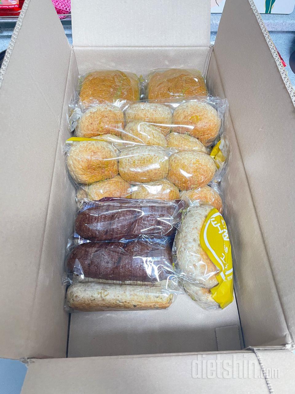 전자렌지에 살짝 돌려먹으니깐 맛나네용