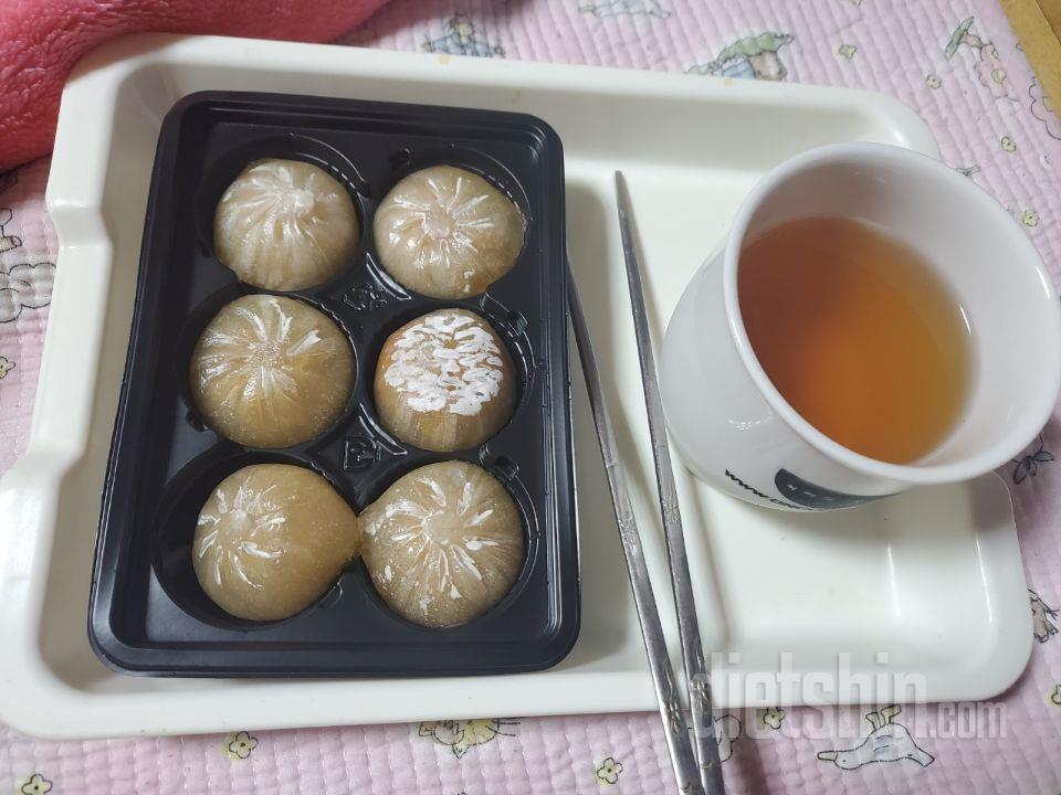 진짜매콤하긴하네요~  먹을만햇어요!

