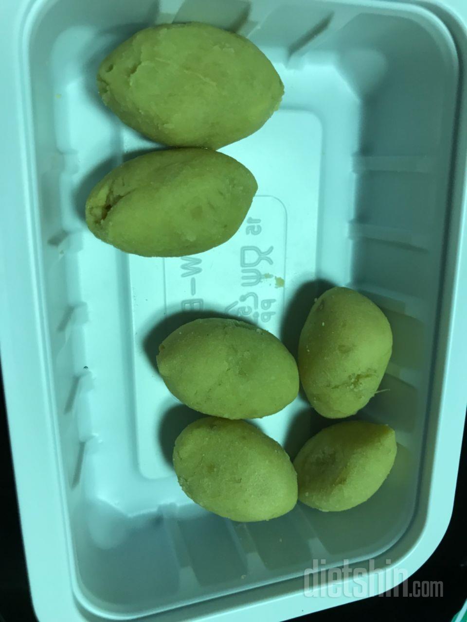 괜찮네요 ~~ 양은 엄청 적어요 ㅠㅠ