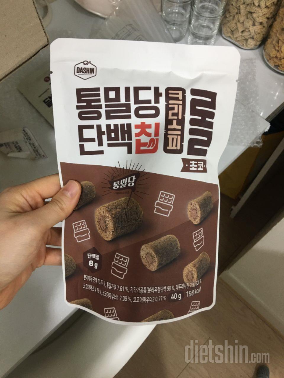 배송빠르고 맛나네요~~
입터짐방지용으