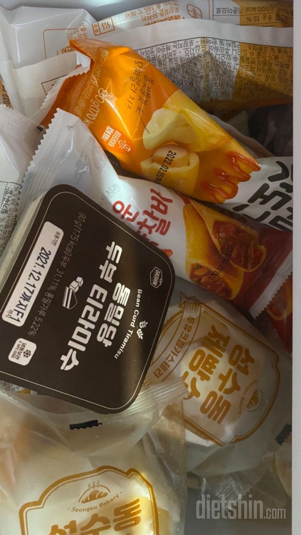 맛을 몰라서 하나만 샀는데 맛있네요
