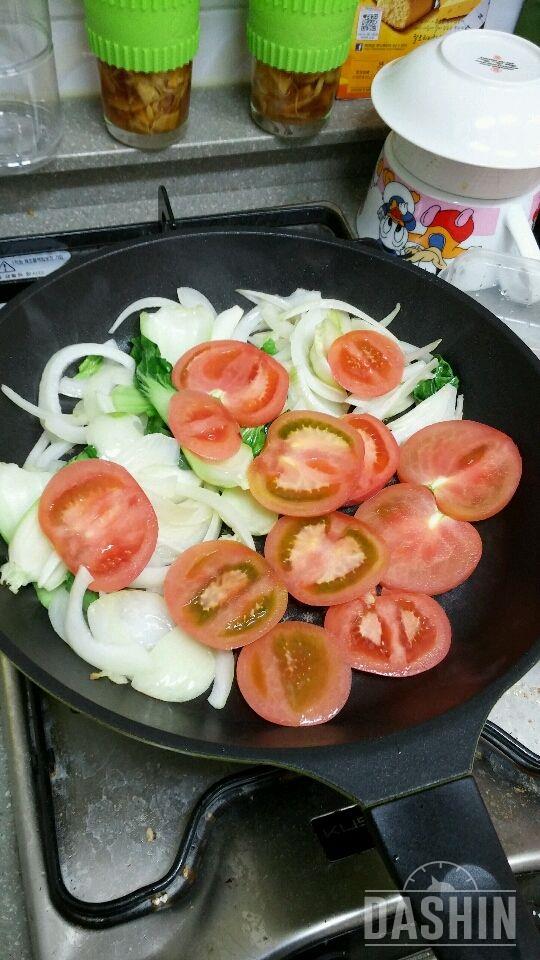 저녁식사는 늘토마토와함께^^