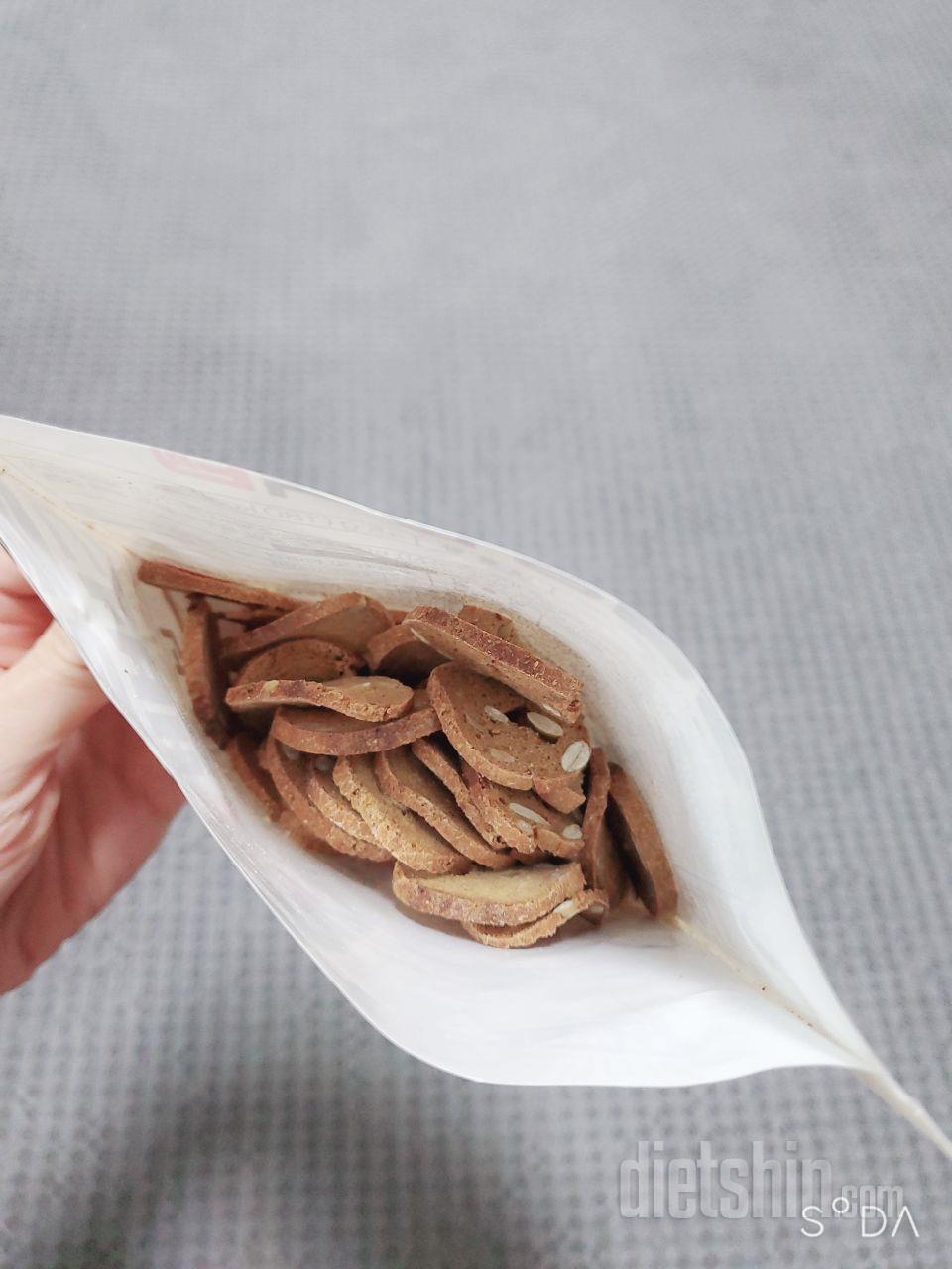 통밀당시리즈중에 넛츠가 제일맛있어요
