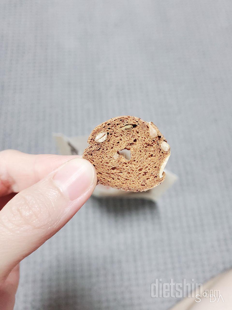 통밀당시리즈중에 넛츠가 제일맛있어요
