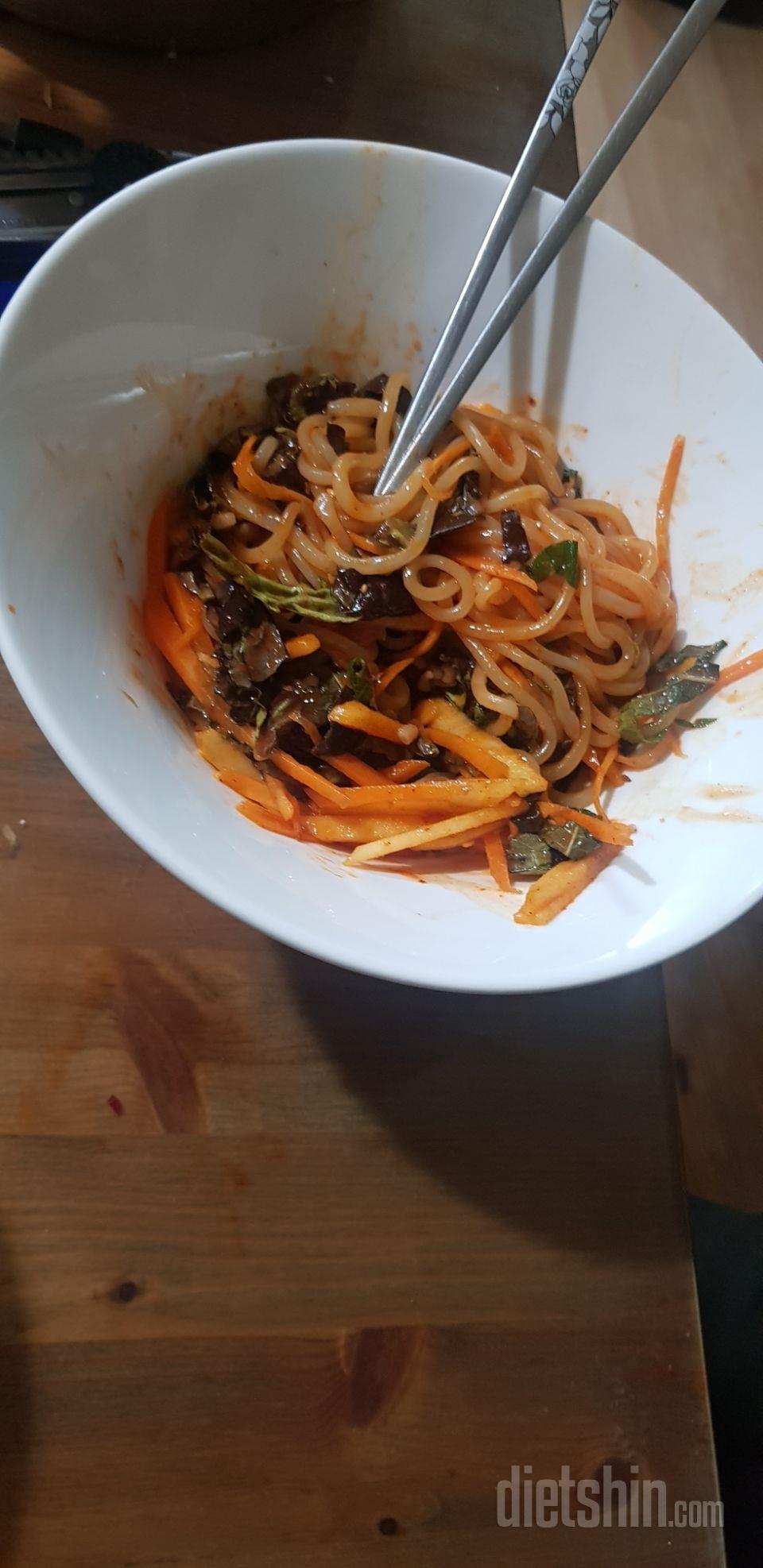 마트에서 파는 물에 담긴 냉장 곤약이