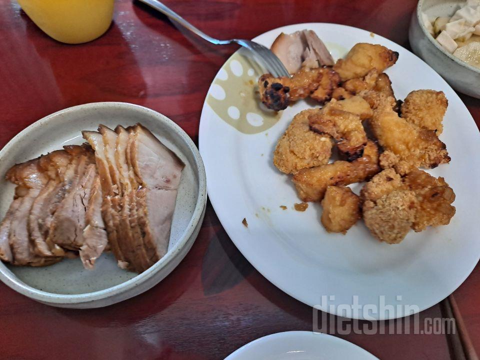 족발 너무 맛있어요~특히 겨자소스랑