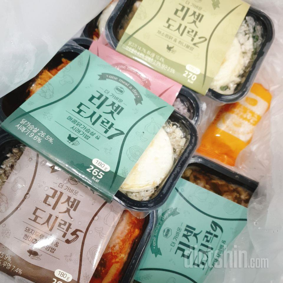 배송빨랐구요 달걀후라이 있어서 좋아요