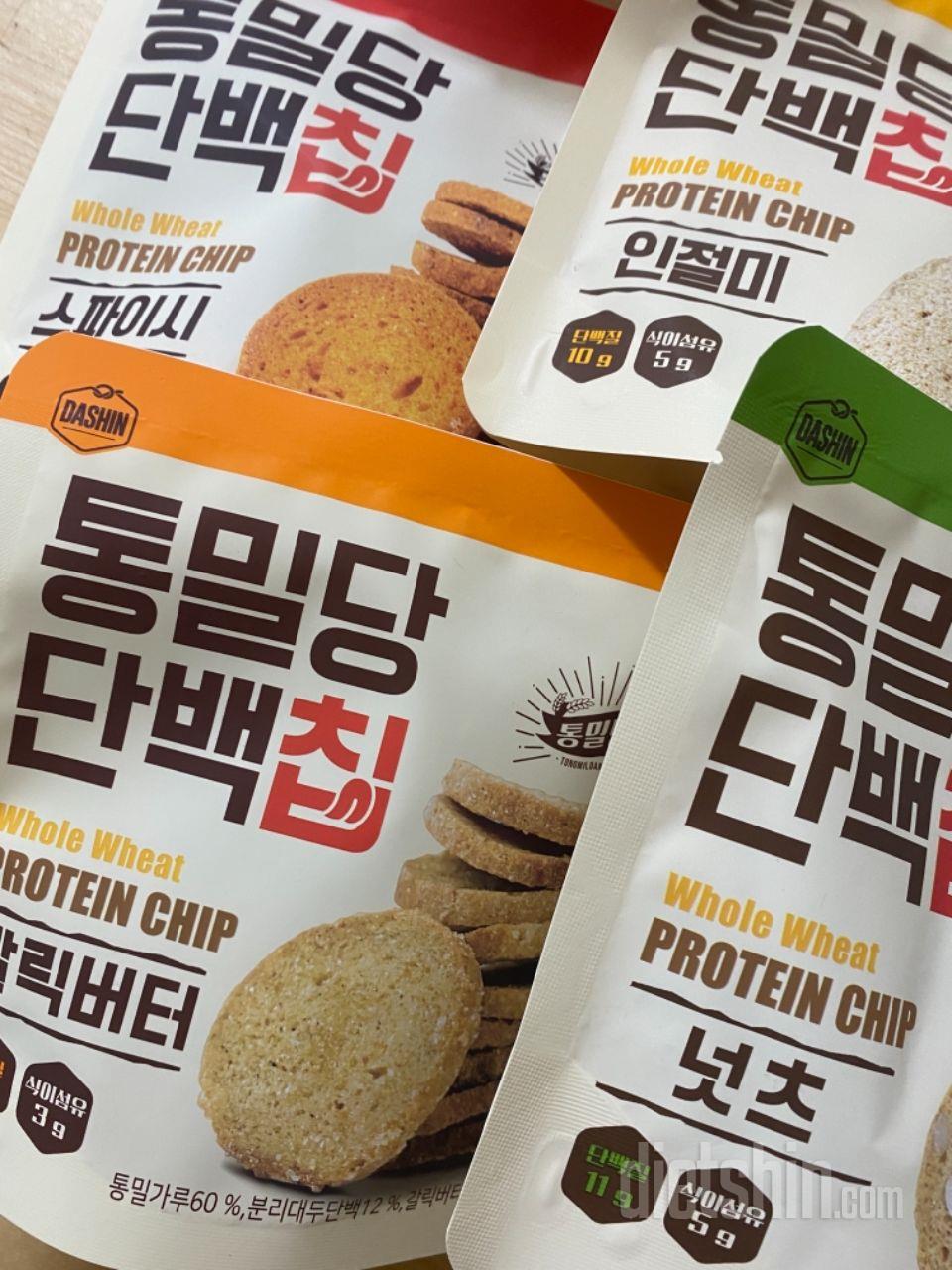 예전에 인절미랑 갈릭버터 맛 먹어보고