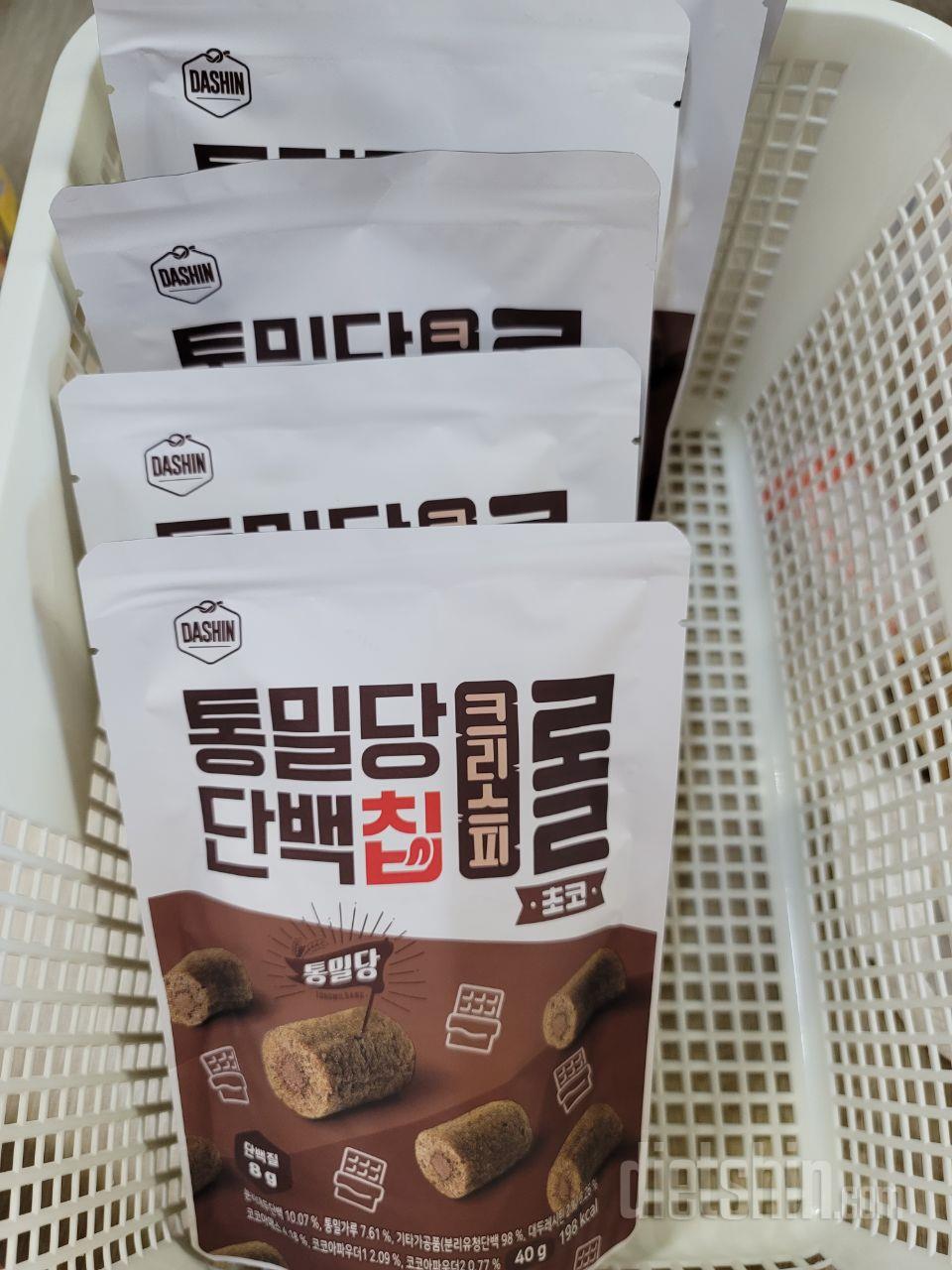 달콤한 과자 놓칠수 없져 요즘 살이