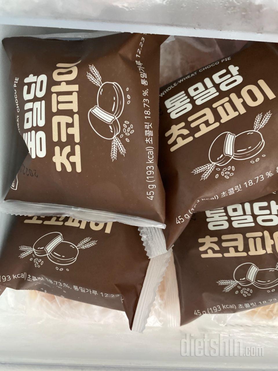 달달하고 맛있어요!!
안에 크림이 마