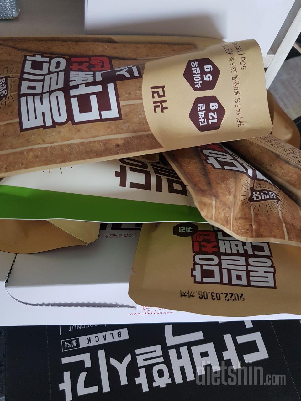 간식대용으로구매해요.
둘 다 맛있어요