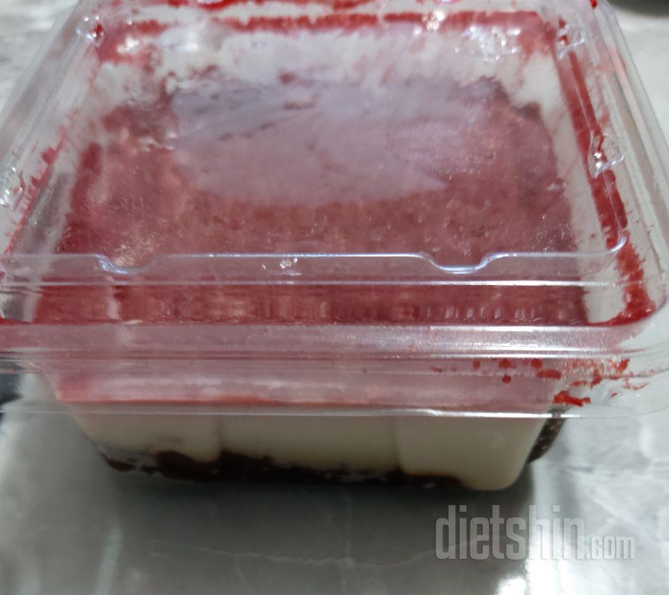 딸기맛은 첨이라 하나만시켰는데 행사때