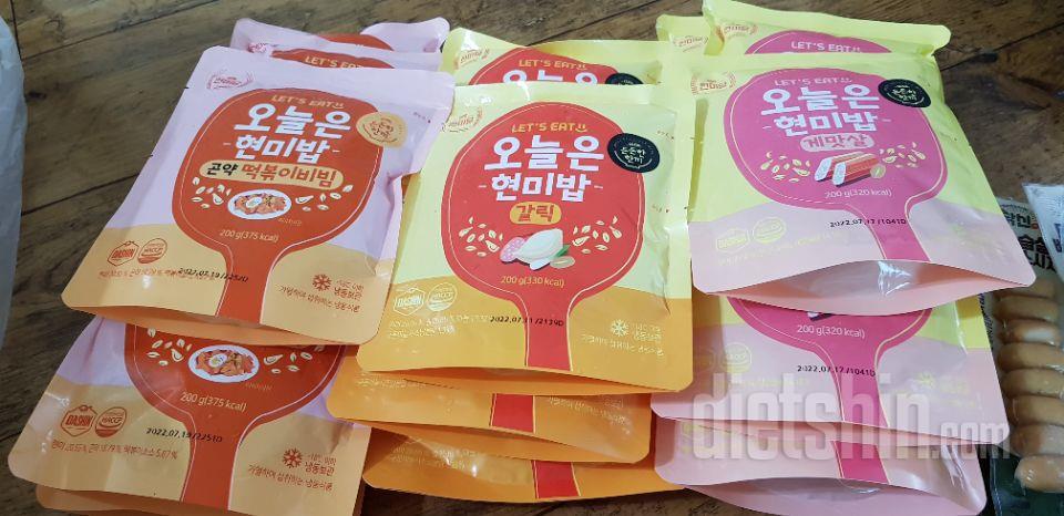 여름이라 보냉팩 넉넉하게 넣어주셔서