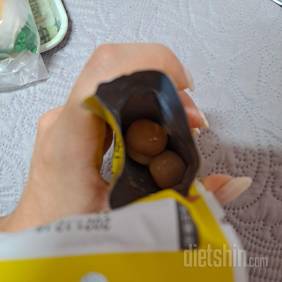 짜지 않고 맛나서 아치으로 두유랑 같